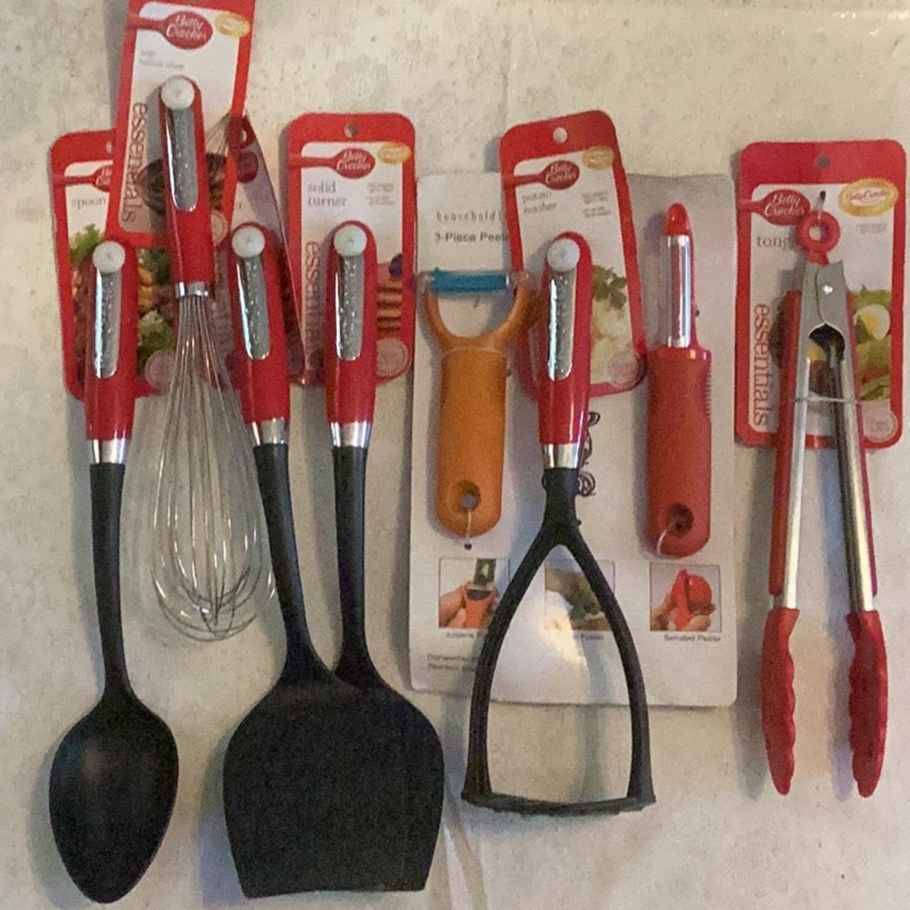 NWT 8 pc. Kitchen utensils